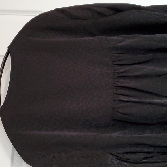 NWT Lilly Pulitzer Hensley Top - Picture 16 of 16